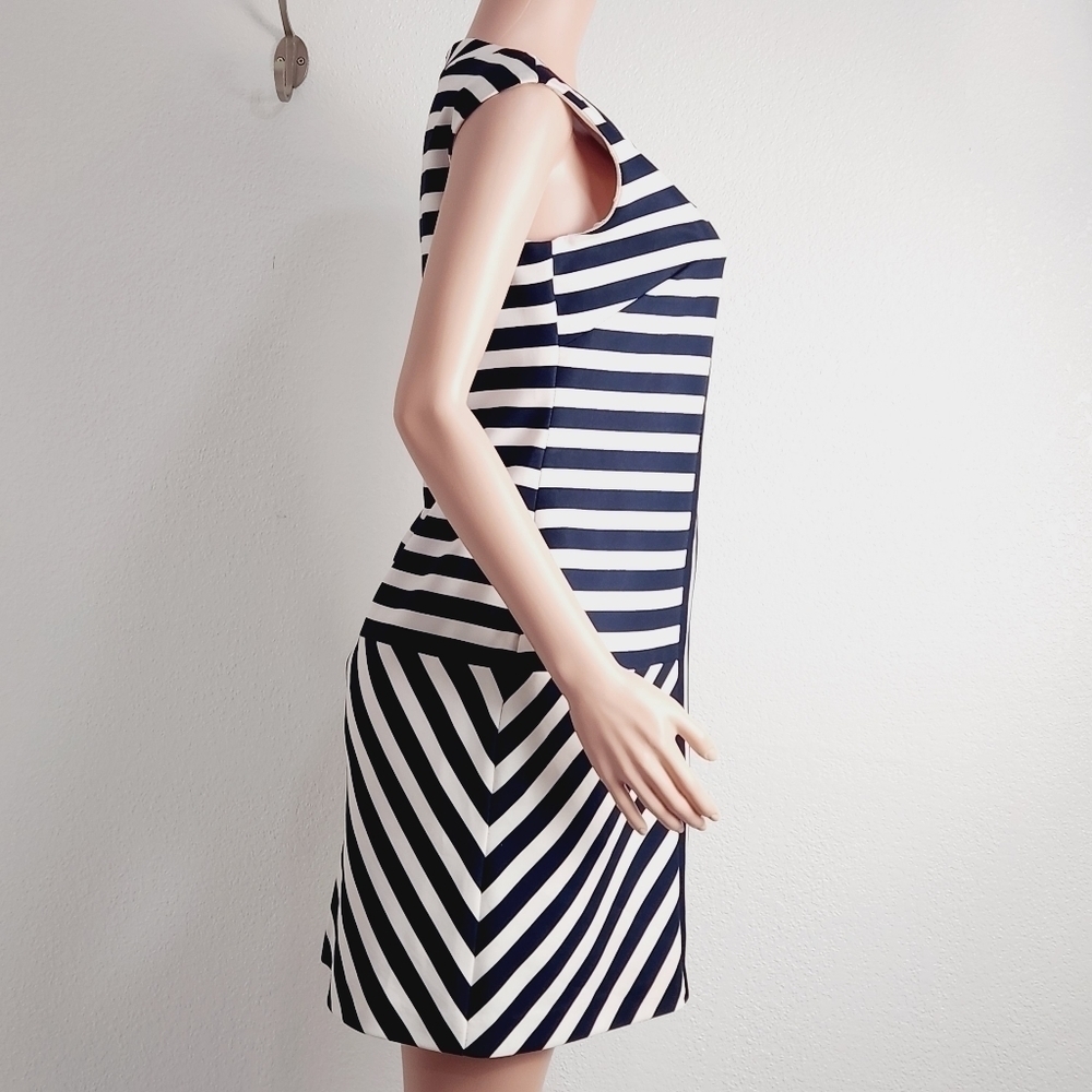 TAYLOR Dresses Women's Mock Neck Stripe Shft Dress Size: 8 - Picture 10 of 12